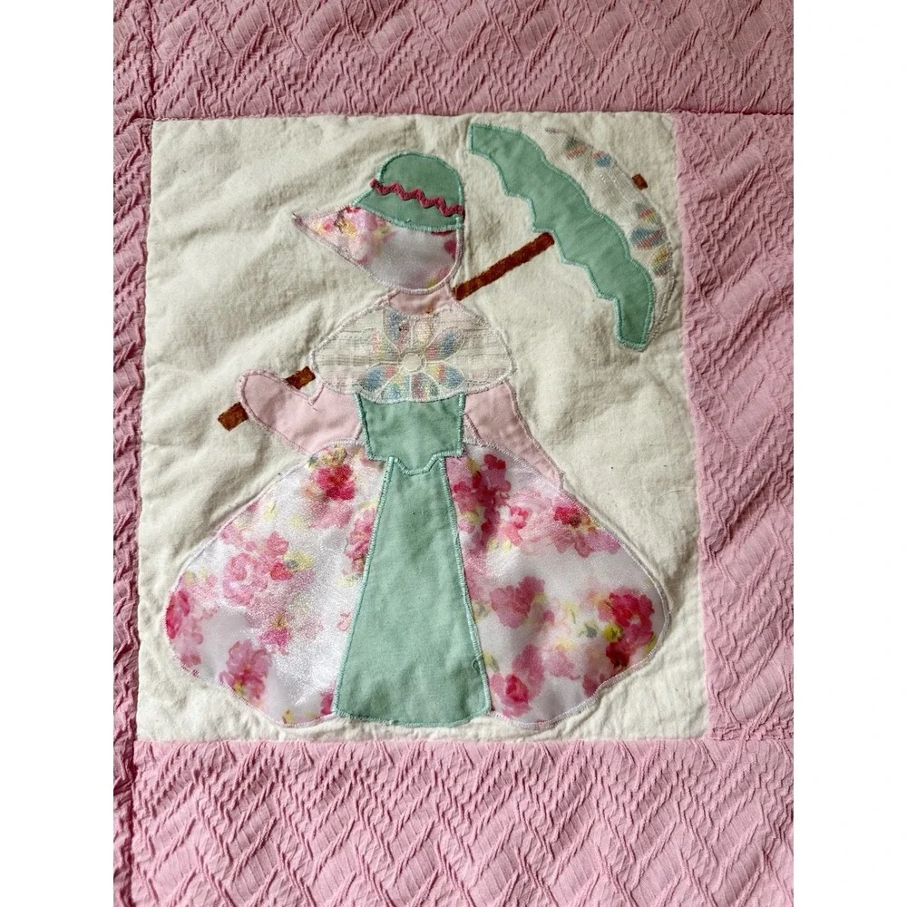 Vintage Handmade Sunbonnet Sue Applique Quilt Pink Floral Lace 75x56 Twin Throw
